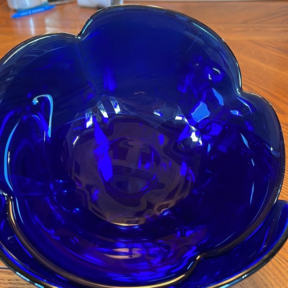 Vintage Cobalt Italy 🇮🇹 Glass 4 pedal Bowl - Picture 2 of 7